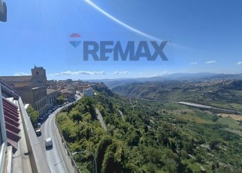 Vista delle montagne - Appartamento Viale Paolo e Caterina Savoca
68, Enna - foto 18