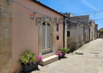 Casa all\'aperto - Casa indipendente VIA GORGIA
 
37, Palazzolo Acreide - foto 1