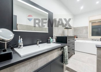 Bagno - Appartamento Via Stazione Motta
 
81, Motta Sant'Anastasia - foto 18