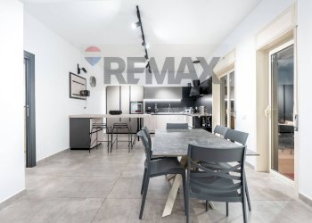 Sala da pranzo - Appartamento Via Stazione Motta
 
81, Motta Sant'Anastasia - foto 24