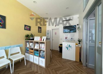 Hall / corridoio - Locale Commerciale Via Tiberio
32, Napoli - foto 9