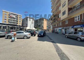 Edificio all\'aperto - Locale Commerciale Via Tiberio
32, Napoli - foto 14