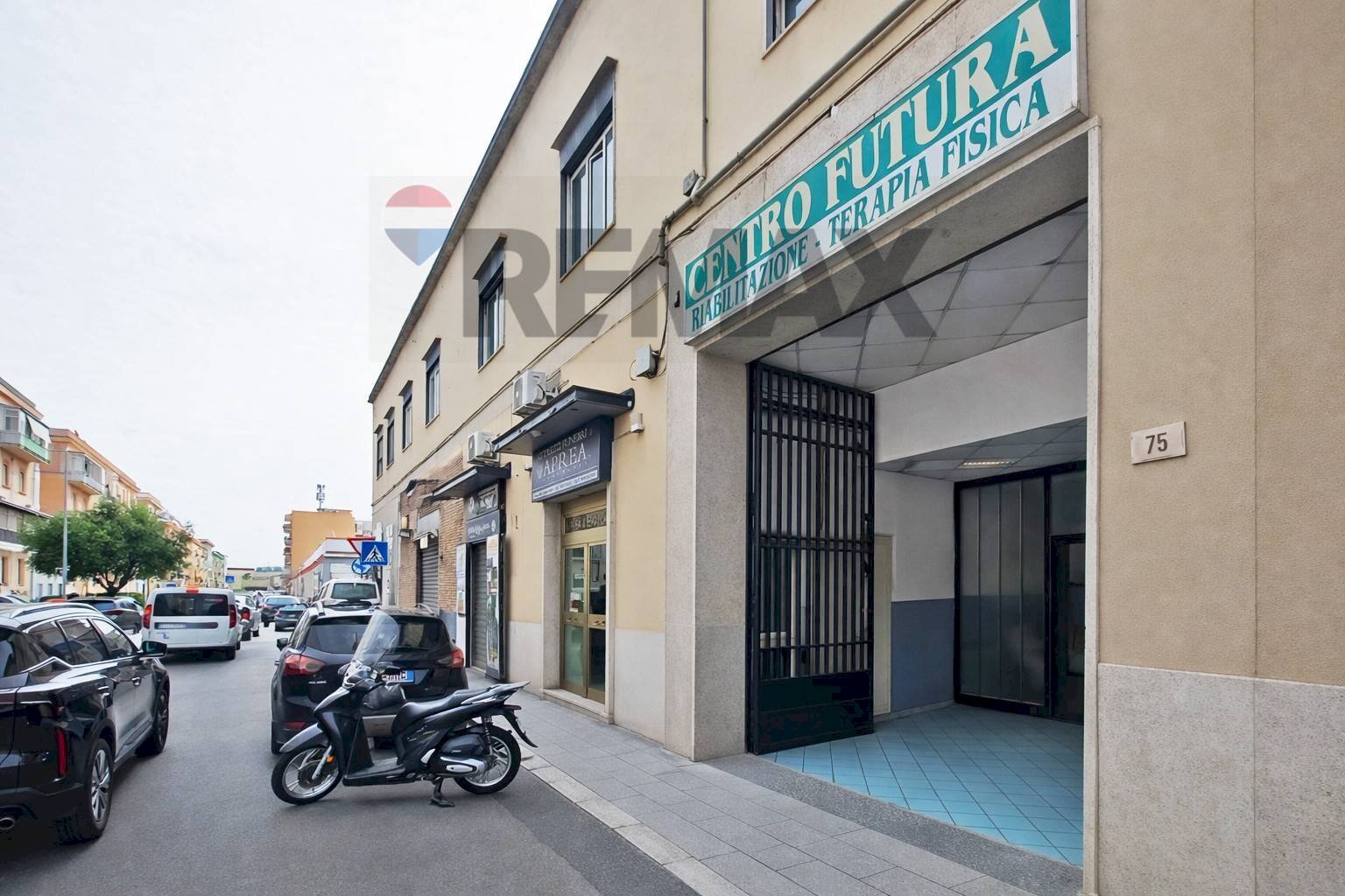 Edificio all\'aperto - Stabile - Palazzo via Taddeo da Sessa
75, Napoli - foto 2