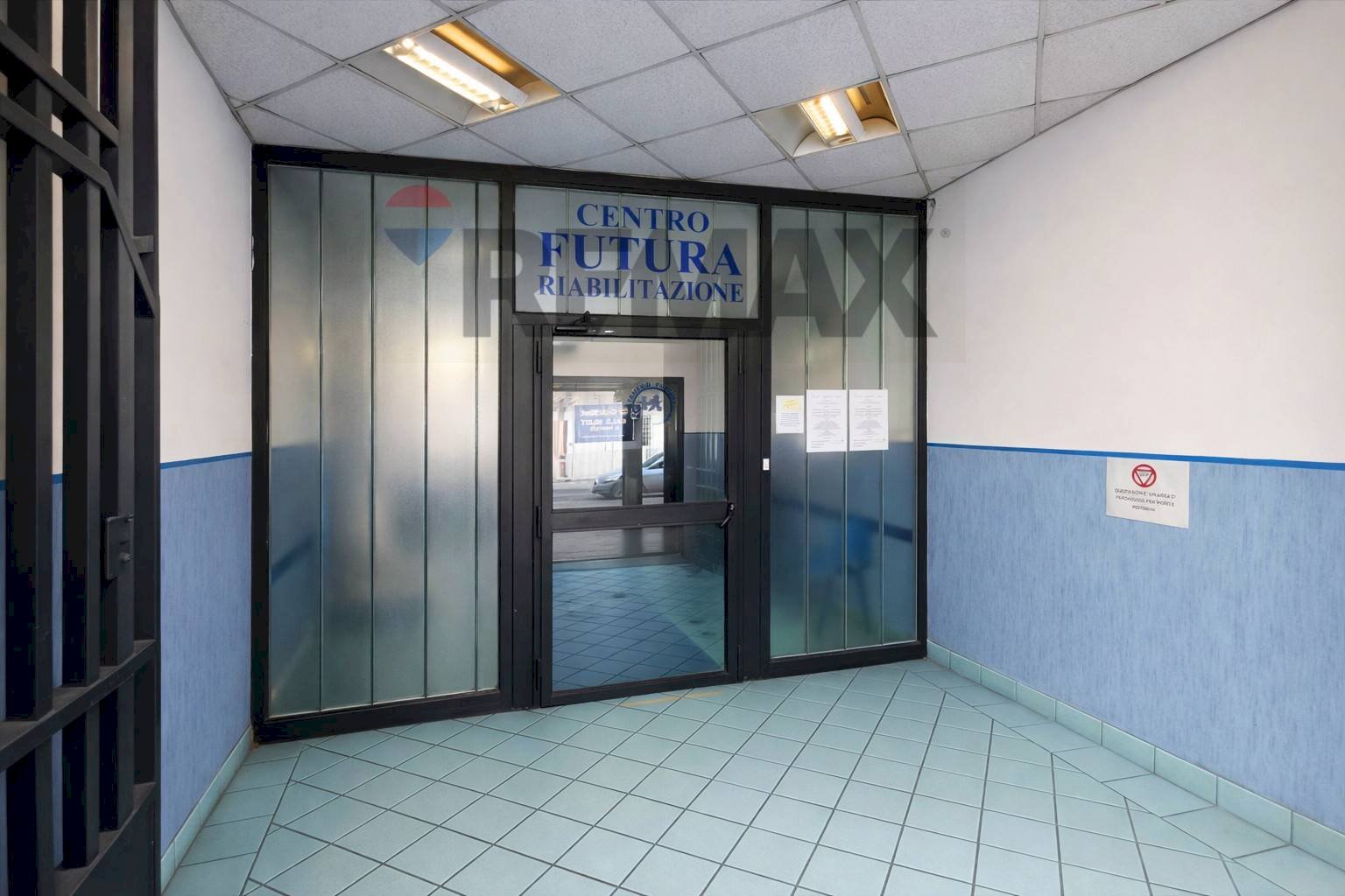Ricezione / Lobby - Stabile - Palazzo via Taddeo da Sessa
75, Napoli - foto 3