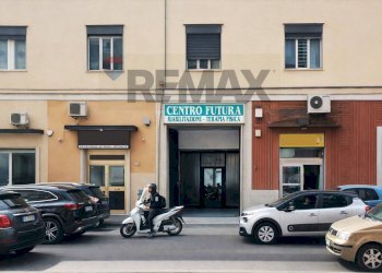 Edificio all\'aperto - Stabile - Palazzo via Taddeo da Sessa
75, Napoli - foto 1