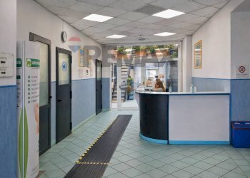 Ricezione / Lobby - Stabile - Palazzo via Taddeo da Sessa
75, Napoli - foto 4