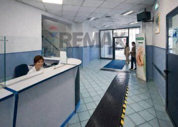 Ricezione / Lobby - Stabile - Palazzo via Taddeo da Sessa
75, Napoli - foto 10