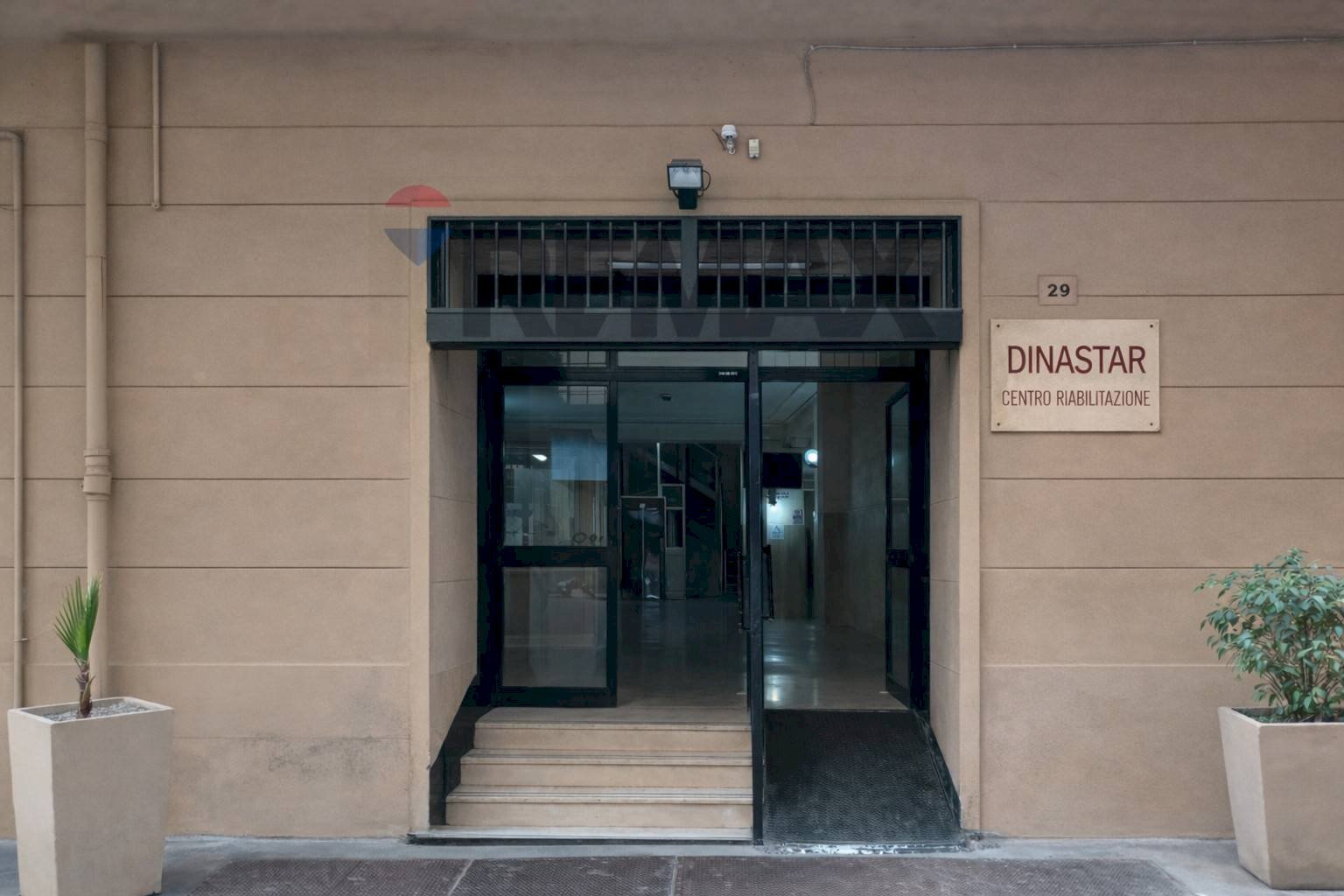 Edificio all\'aperto - Commercial Premises via Carlo Pisacane
 
29, Napoli - photo 1