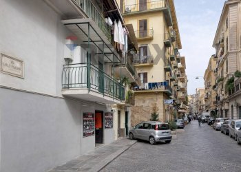 Edificio all\'aperto - Commercial Premises via Carlo Pisacane
29, Napoli - photo 4