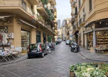 Edificio all\'aperto - Commercial Premises via Carlo Pisacane
29, Napoli - photo 5