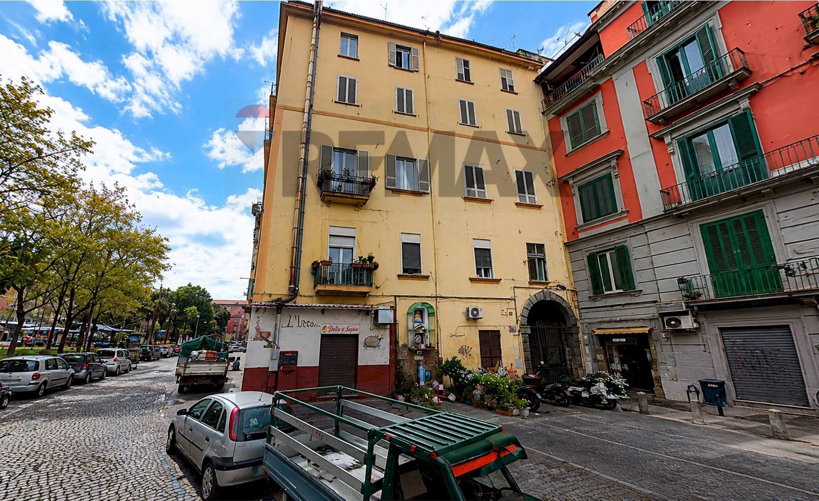 Edificio all\'aperto - Apartment Piazza Cavour
 
131, Napoli - photo 1