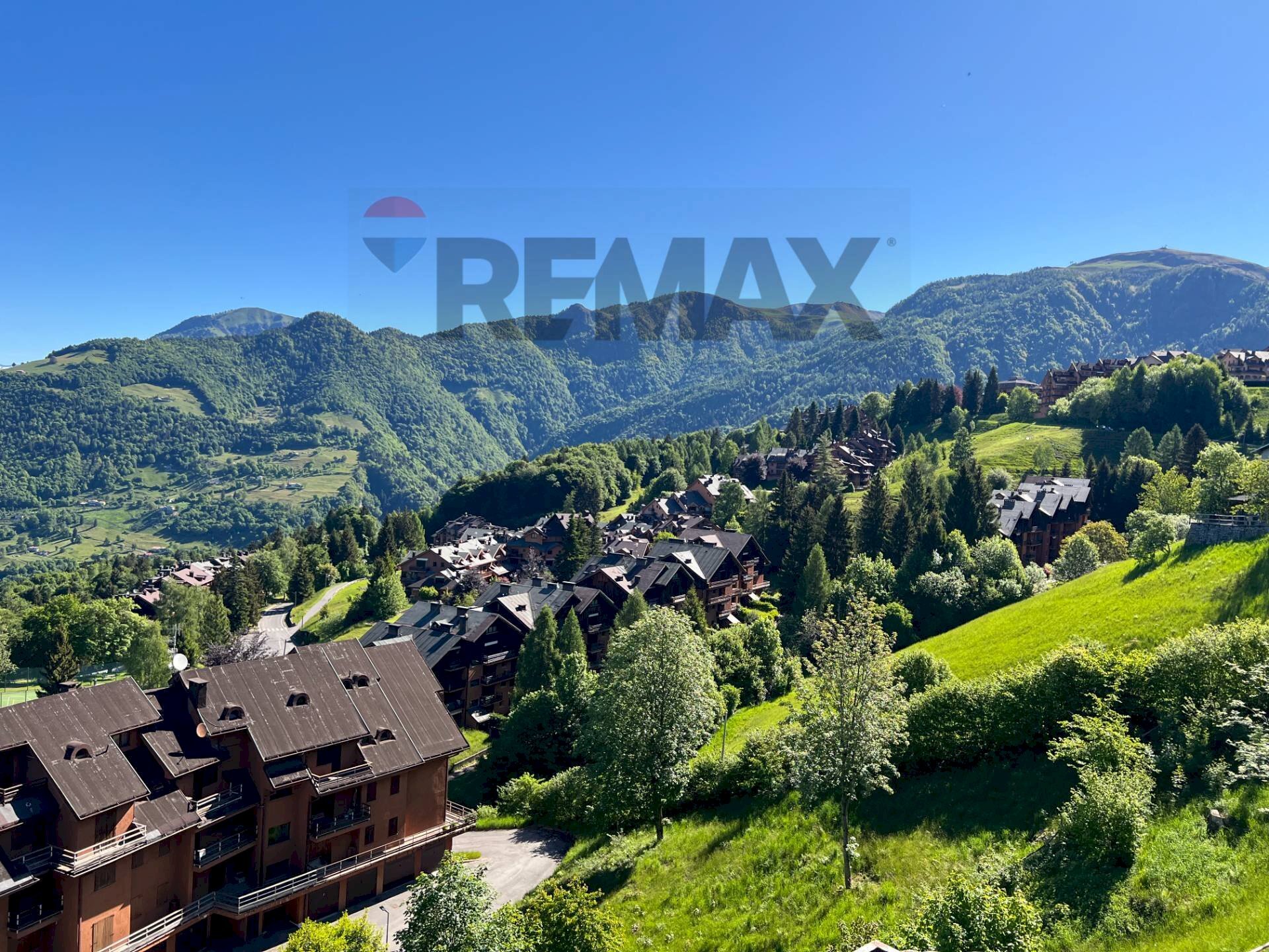 Vista delle montagne - Appartamento via montecampione prati B
 
33, Artogne - foto 1