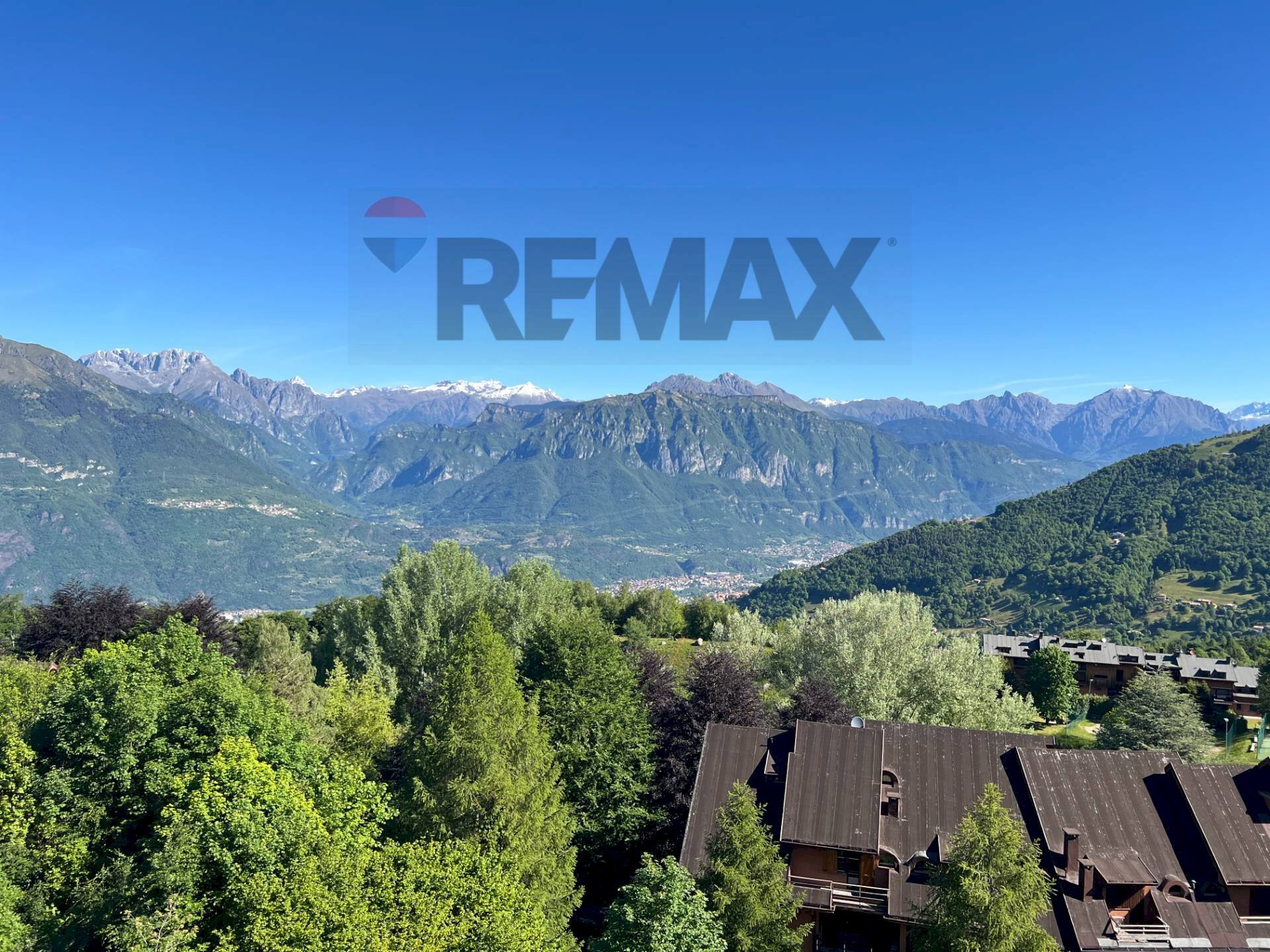 Vista delle montagne - Appartamento via montecampione prati B
 
33, Artogne - foto 3