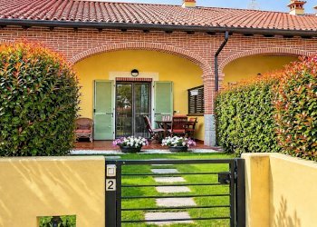 Foto 4 - Villa a Schiera frazione Mombarone
 
160, Asti - foto 4