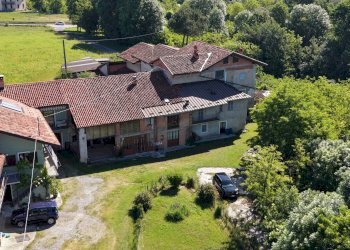 vista con drone - Casa indipendente Strada di Gratteria
 
15, Mondovì - foto 1