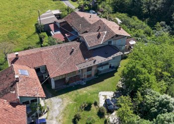 vista con drone - Casa indipendente Strada di Gratteria
 
15, Mondovì - foto 2