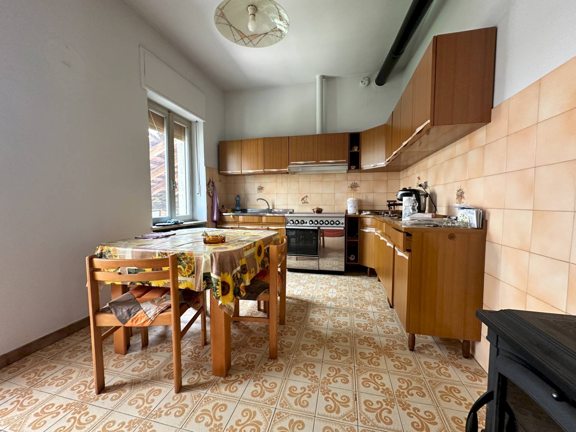 cucina - Casa indipendente Frazione San Grato, Piozzo - foto 3
