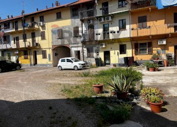 Edificio all\'aperto - Rustico Magenta - foto 2