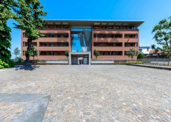 Edificio all\'aperto - Four-room apartment Via Vittorio Alfieri
 
14, Legnano - photo 1