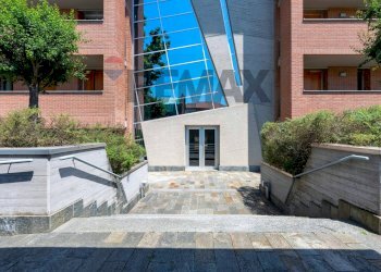 Edificio all\'aperto - Four-room apartment Via Vittorio Alfieri
 
14, Legnano - photo 2