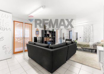 Soggiorno - Four-room apartment Via Vittorio Alfieri
 
14, Legnano - photo 24