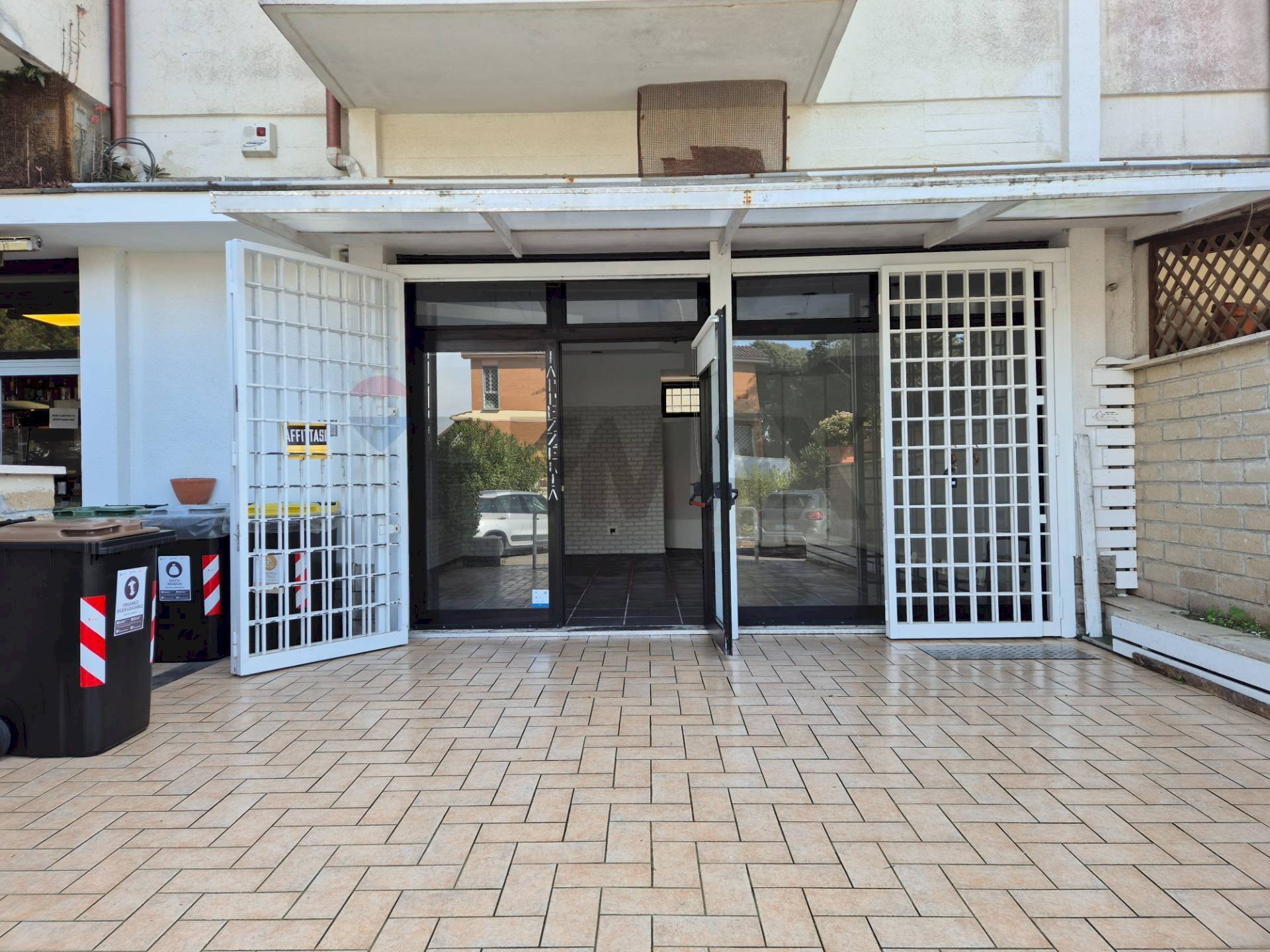 Edificio all\'aperto - Locale Commerciale Via Portorose, Fiumicino - foto 3