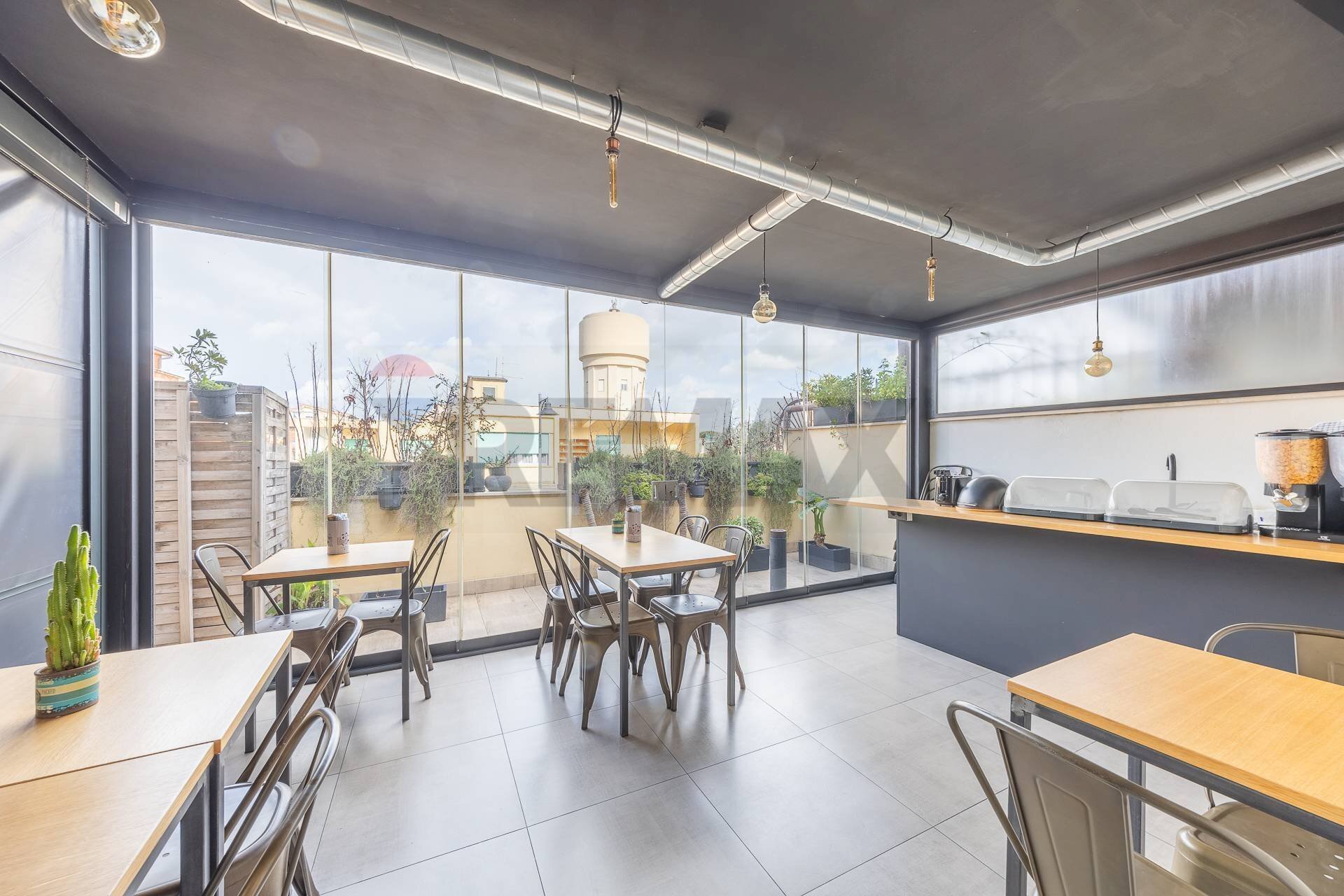 Sala da pranzo - Attività Commerciale Via della Torre Clementina, Fiumicino - foto 3
