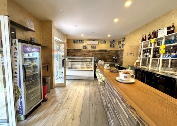 Cucina - Attività Commerciale Viale Di Tor Marancia, Roma - foto 2