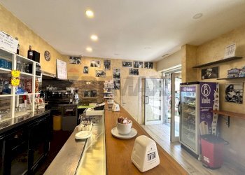 Cucina - Attività Commerciale Viale Di Tor Marancia, Roma - foto 3