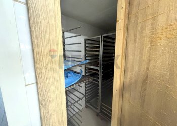 Dettagli - Attività Commerciale Viale Di Tor Marancia, Roma - foto 13