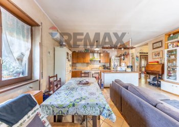 Sala da pranzo - Three-room apartment Via Fanzolo, Roma - photo 9
