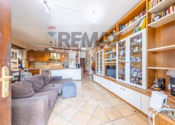 Soggiorno - Three-room apartment Via Fanzolo, Roma - photo 12