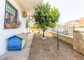 Balcone - Three-room apartment Via Fanzolo, Roma - photo 32