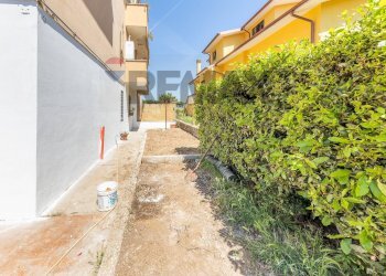 Giardino - Three-room apartment Via Fanzolo, Roma - photo 37