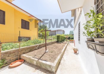 Terrazza - Three-room apartment Via Fanzolo, Roma - photo 38