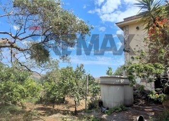 Giardino - Villa contrada traversa  KM 11300 SP16
 
snc, Ventimiglia di Sicilia - photo 29