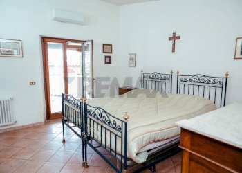Camera / camera da letto - Villa Via Di Santa Maria Di Galeria
504, Roma - photo 17