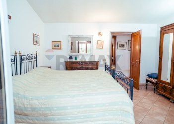 Camera / camera da letto - Villa Via Di Santa Maria Di Galeria
504, Roma - photo 18
