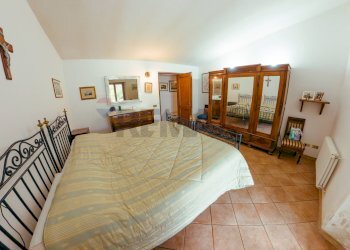 Camera / camera da letto - Villa Via Di Santa Maria Di Galeria
504, Roma - photo 40