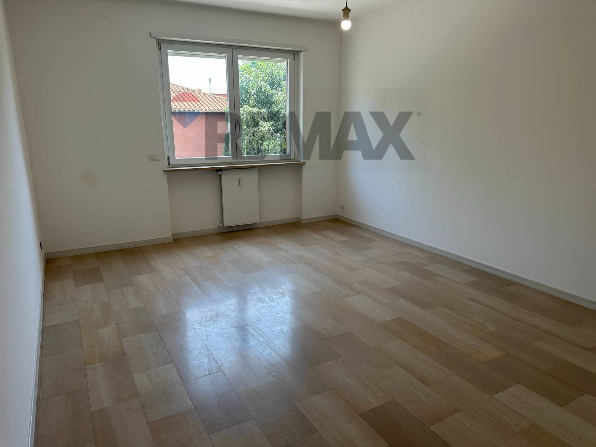 Stanza vuota - Trilocale Viale Vittorio Veneto
9, Gallarate - foto 3