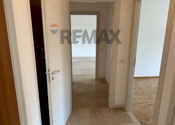 Hall / corridoio - Three-room apartment Viale Vittorio Veneto
 
9, Gallarate - photo 15