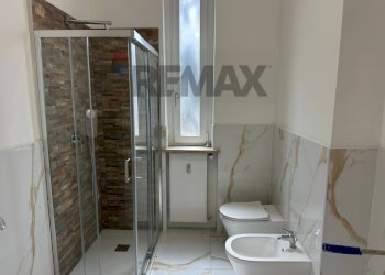 Bagno - Three-room apartment Viale Vittorio Veneto
 
9, Gallarate - photo 17