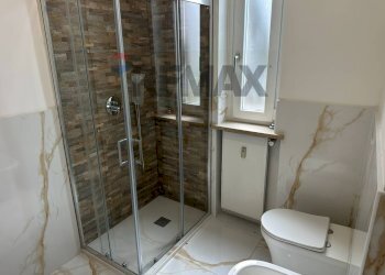 Bagno - Three-room apartment Viale Vittorio Veneto
 
9, Gallarate - photo 18