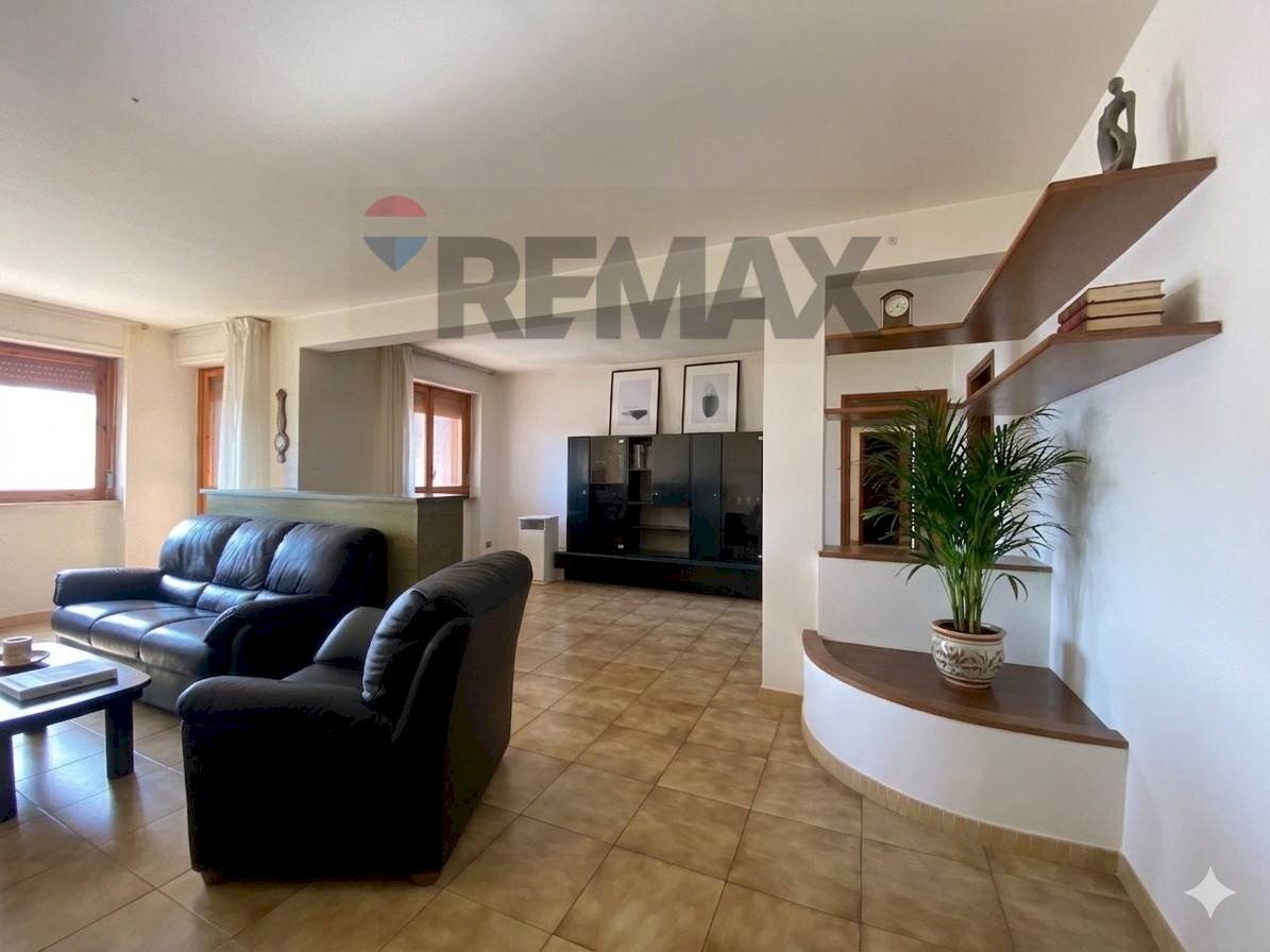 Soggiorno - Four-room apartment via Colle dell'Ara
 
92, Chieti - photo 2