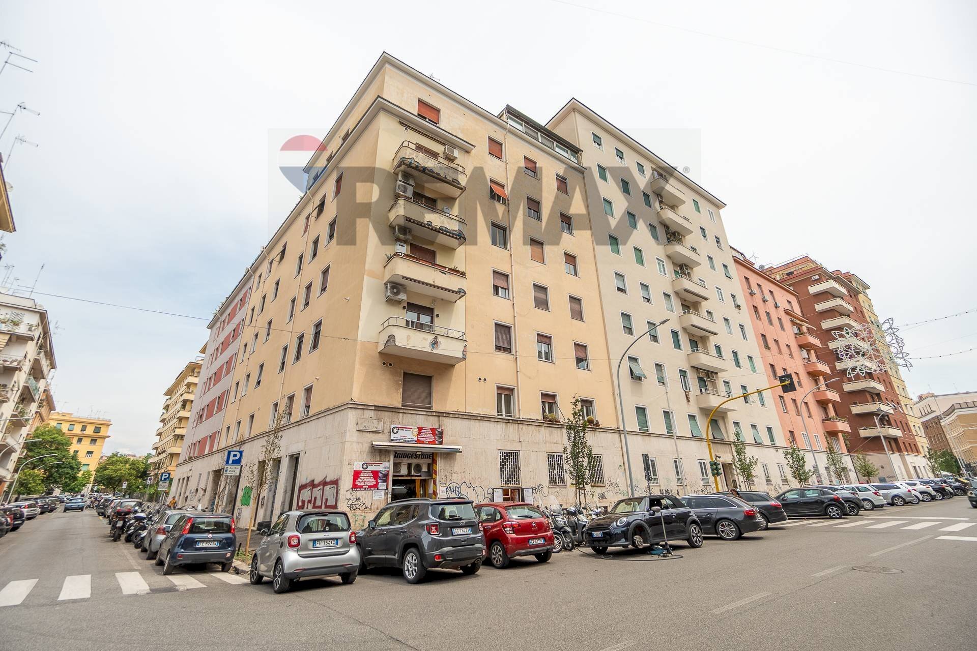Edificio all\'aperto - Commercial Activity Via Matera
 
33, Roma - photo 1