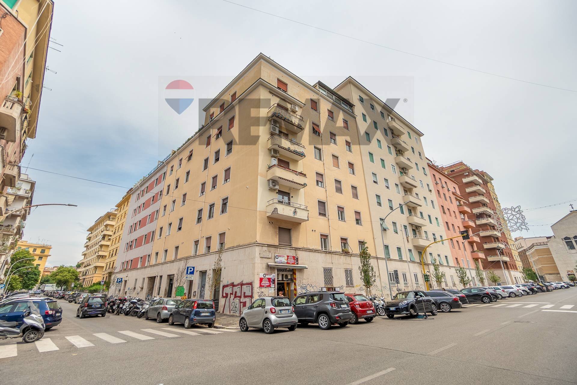 Edificio all\'aperto - Commercial Activity Via Matera
 
33, Roma - photo 2