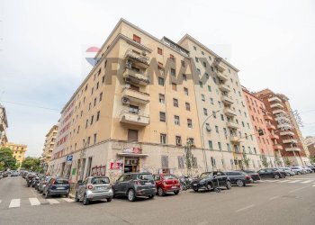 Edificio all\'aperto - Attività Commerciale Via Matera
 
33, Roma - foto 1