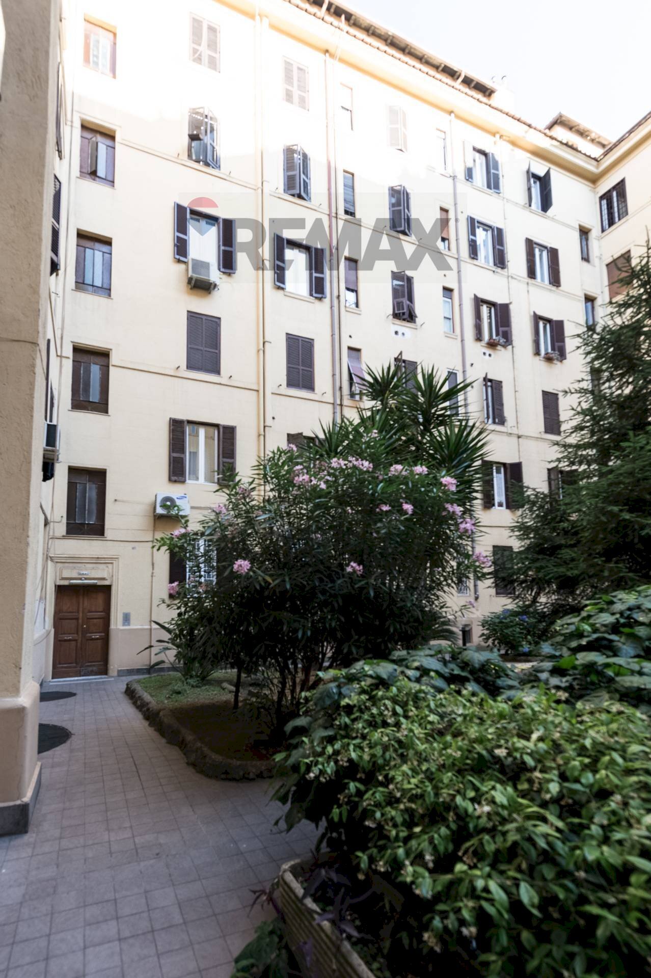 Edificio all\'aperto - Apartment Via taranto
178, Roma - photo 3