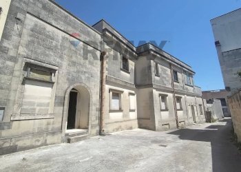 Edificio all\'aperto - Casa semi indipendente Via San Leonardo
 
91, Spongano - foto 1