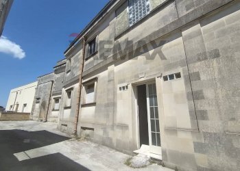 Edificio all\'aperto - Casa semi indipendente Via San Leonardo
 
91, Spongano - foto 2